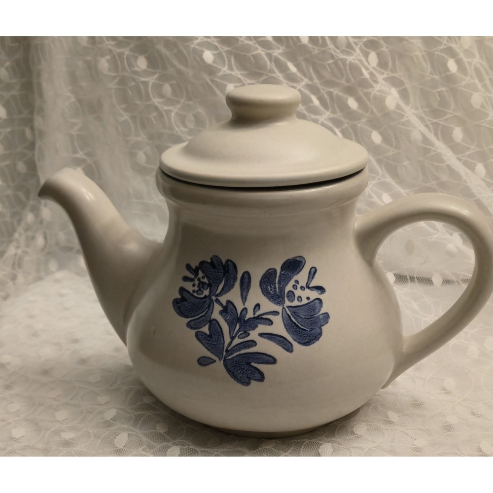 VTG Pfaltzgraff Yorktowne Blue Stoneware 6 Cup Teapot Coffee Pot 5707 Has Lid
